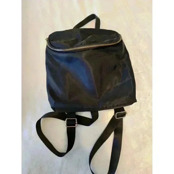 MED A NEW DAY BACKPACK PURSE / CROSSBODY PURSE - Picture 1 of 6